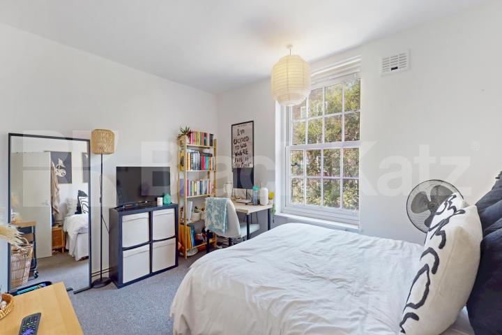 1230 Sq.ft. Four bedroomed apartment moments from Vauxhall Station.  Glasshouse Walk, Vauxhall SE11